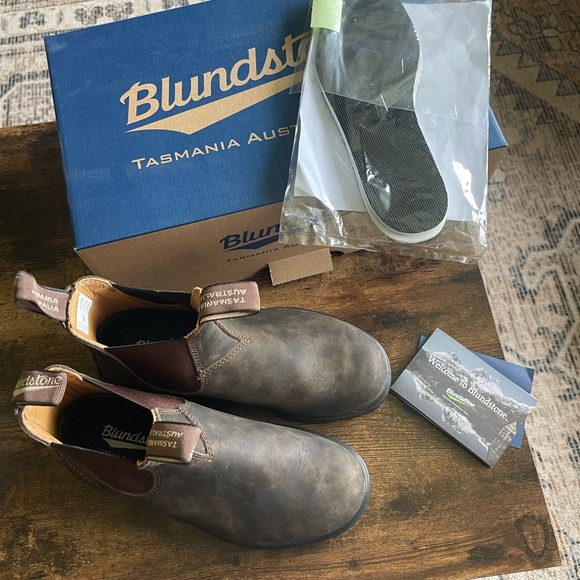 Blundstone Women’s Rustic Brown Chelsea Boots - Picture 1 of 4